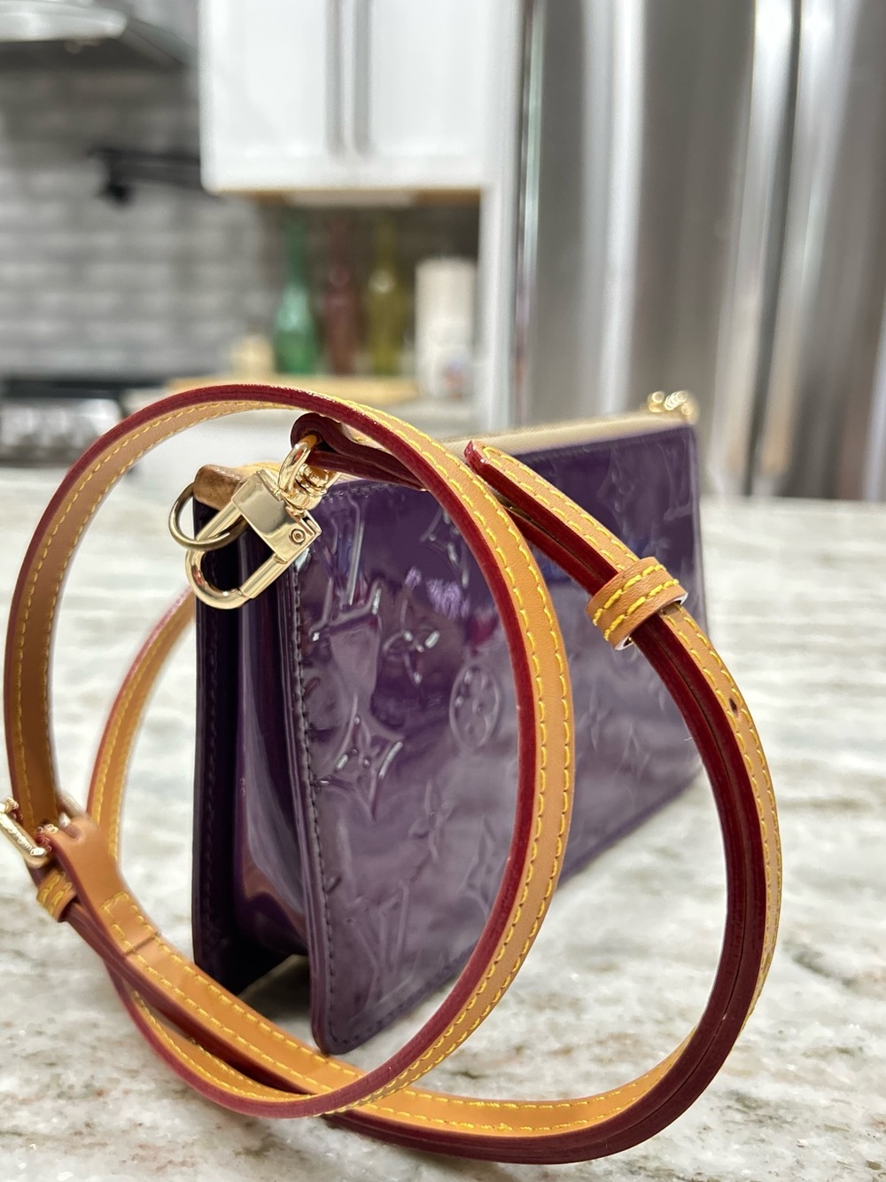 Louis Vuitton Authentic Rare Purple Vernis Monogram Crossbody - Picture 8 of 16